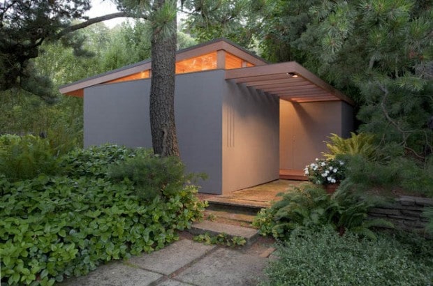 สร้างบ้านหลังเล็ก ที่พักพิงน้อยๆ ในสวนหลังบ้าน
